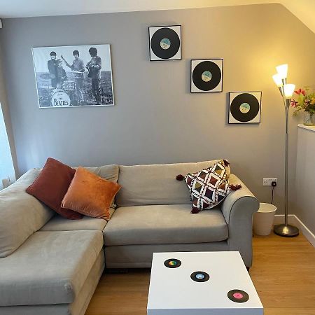 Hot Numbers Apartment Cambridge  Luaran gambar